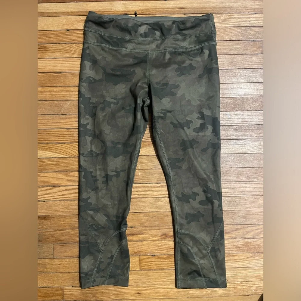 Lululemon Cropped Leggings 🍋 - Picture 2 of 4